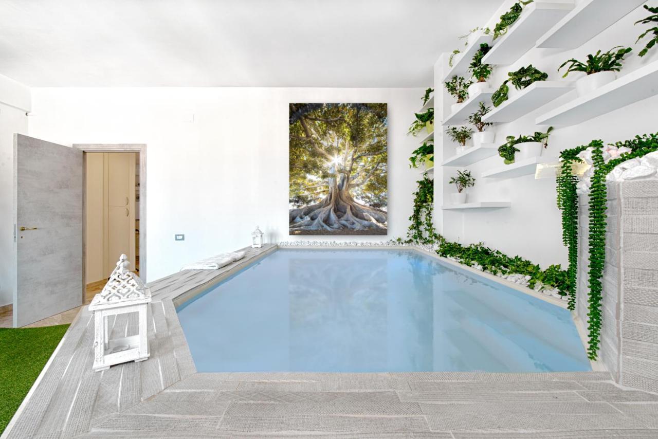 Penthouse Station Luxury Suites & Apartment Brindisi Bagian luar foto