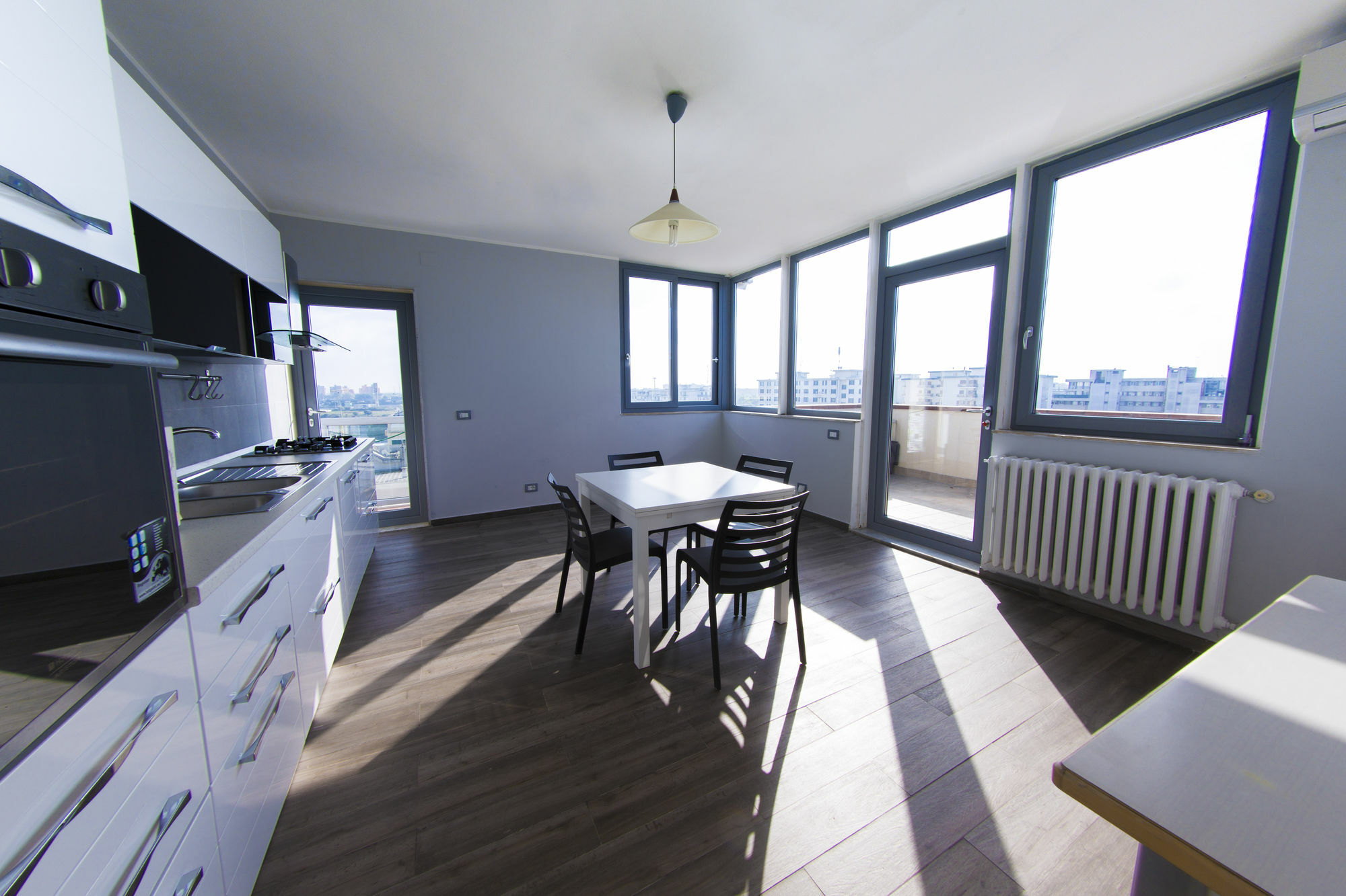 Penthouse Station Luxury Suites & Apartment Brindisi Bagian luar foto