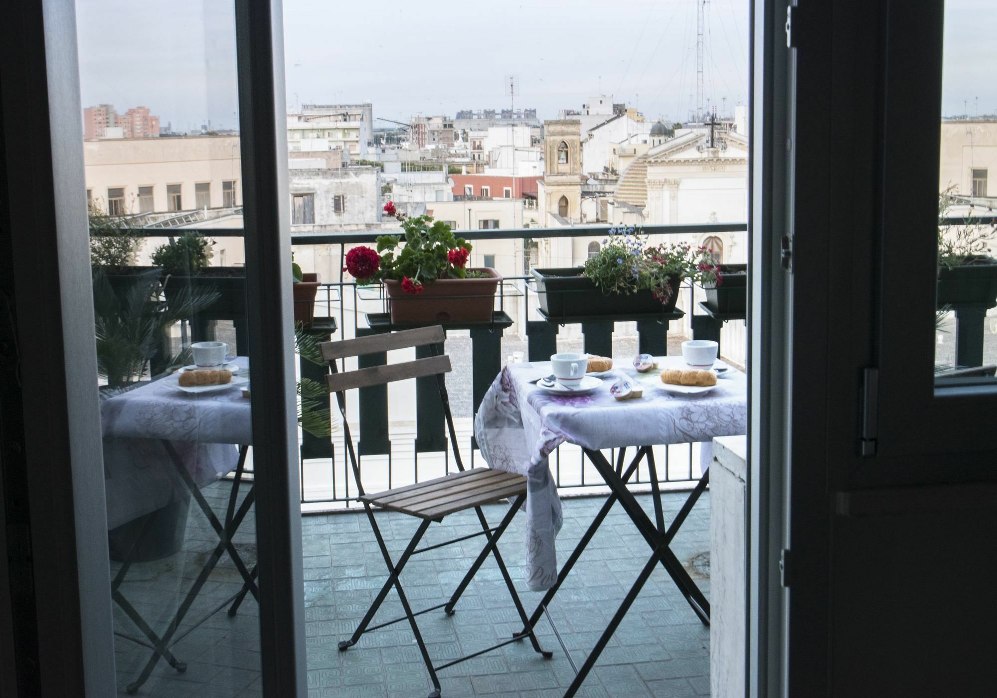 Penthouse Station Luxury Suites & Apartment Brindisi Bagian luar foto