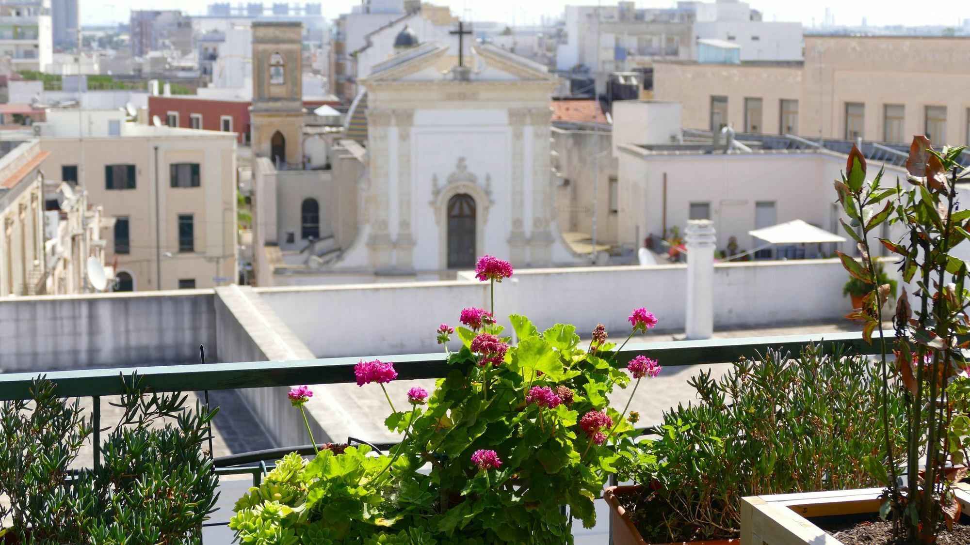 Penthouse Station Luxury Suites & Apartment Brindisi Bagian luar foto