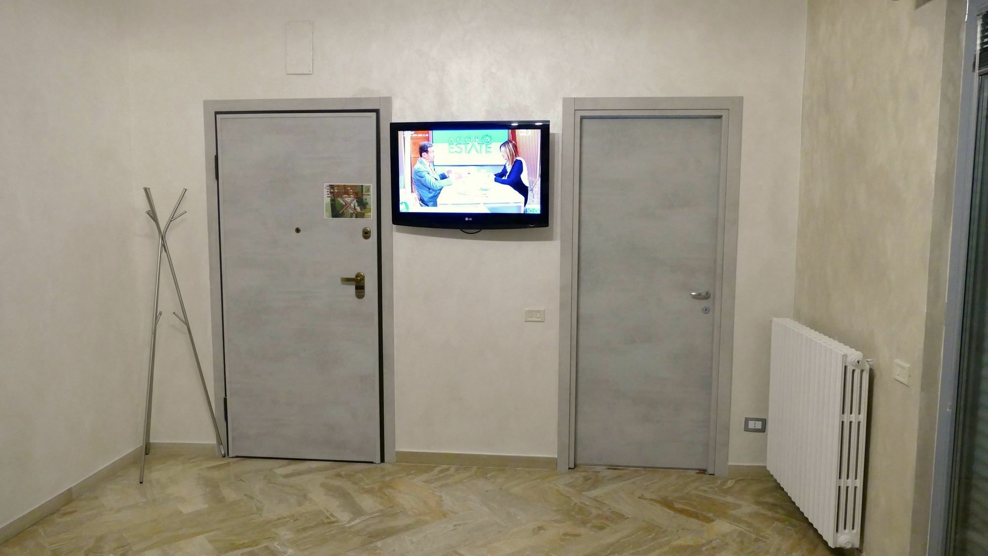 Penthouse Station Luxury Suites & Apartment Brindisi Bagian luar foto